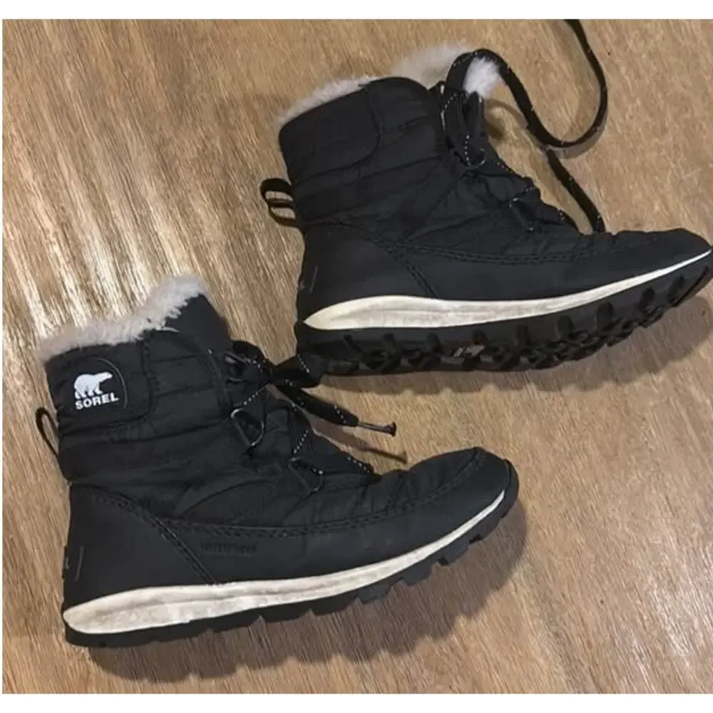 Sorel Kids Whitney Waterproof Snow Boots Black Size 2 Insulated Booties Size 2